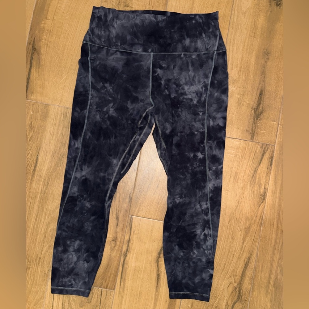 Lululemon Align Leggings with Pockets Grey Diamond Dye 
Size 14, High Rise, 25”